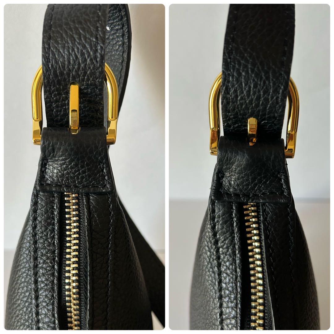 CHRISTIAN VILLA クリスチャンヴィラ　ムーンショルダーバッグ