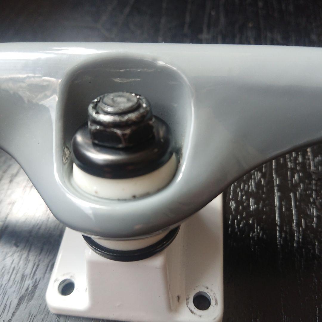 サーフスケートトラック