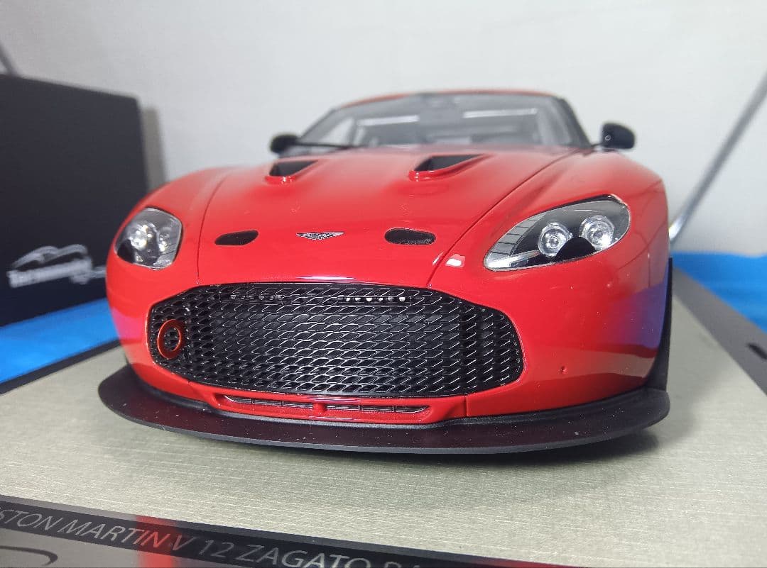 1/18 アストンマーチン V12 zagato テクノモデル 窓浮きあり