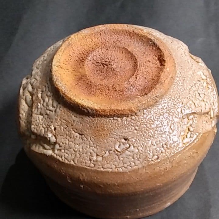 唐津焼　西岡小十　氏作　彫唐津茶碗　唐津焼　合わせ箱付き