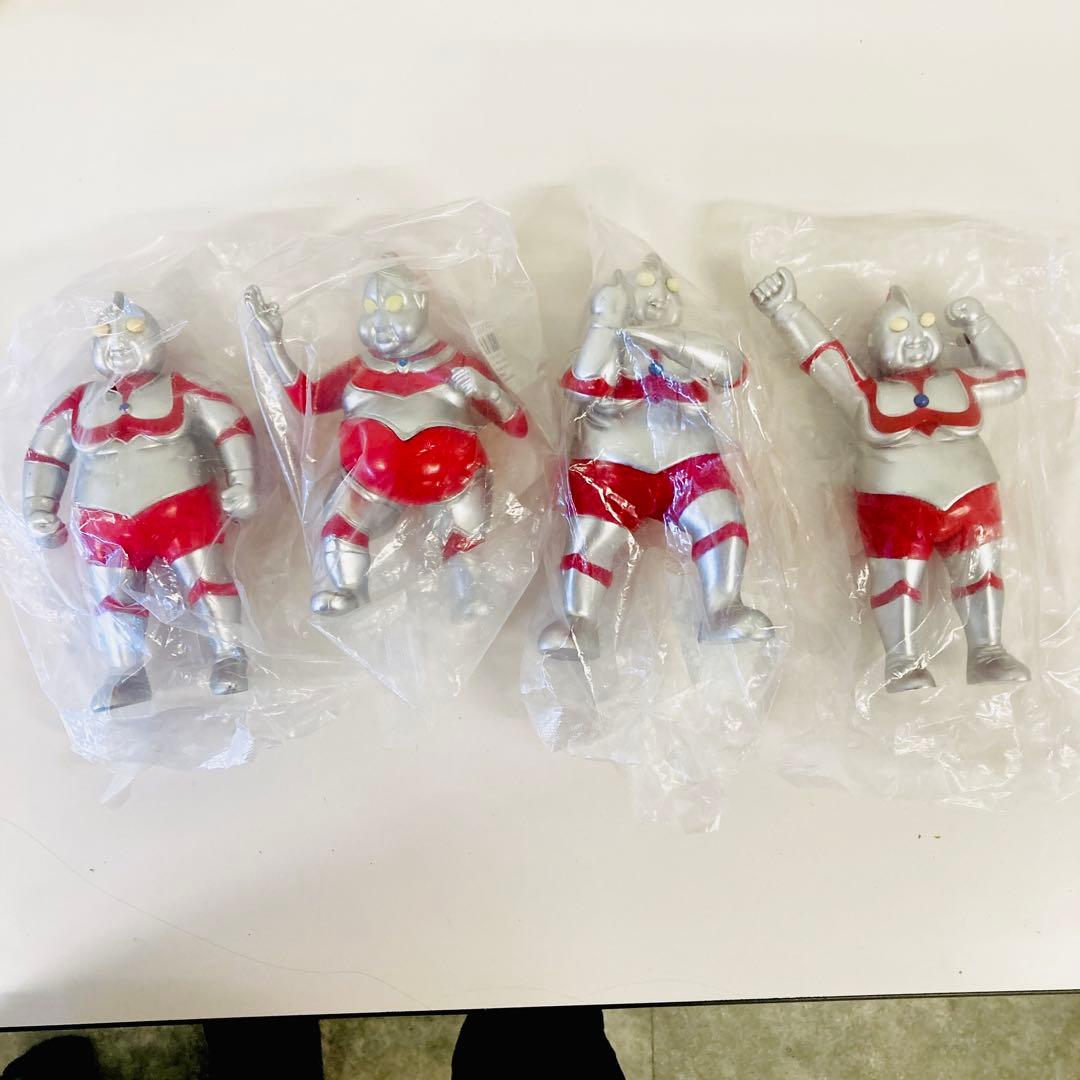 帰ってきた‼︎デブトラマン‼︎フィギュア4体セット売り - メルカリ