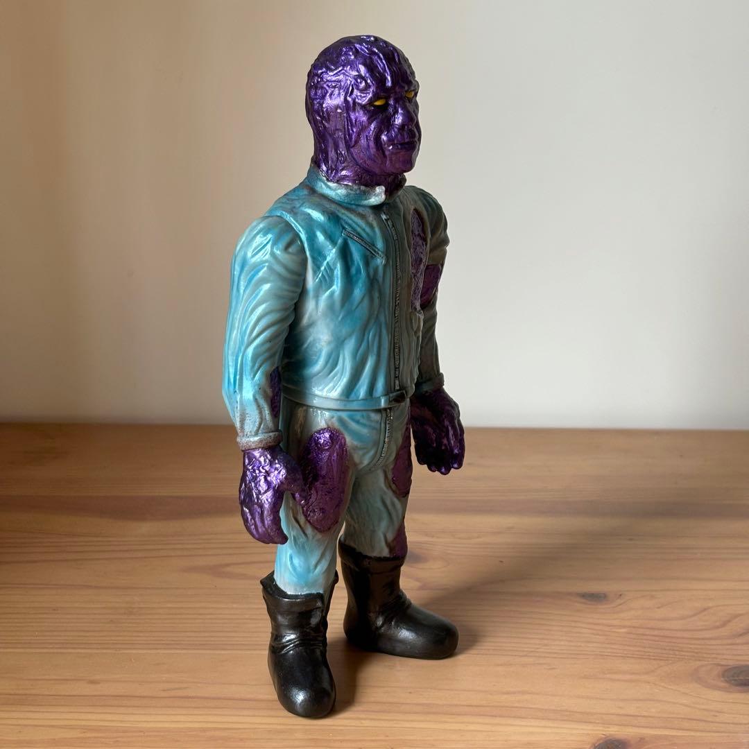 怪獣軒【ヤマシロ】リペイント シルバー仮面 ソフビ - メルカリ