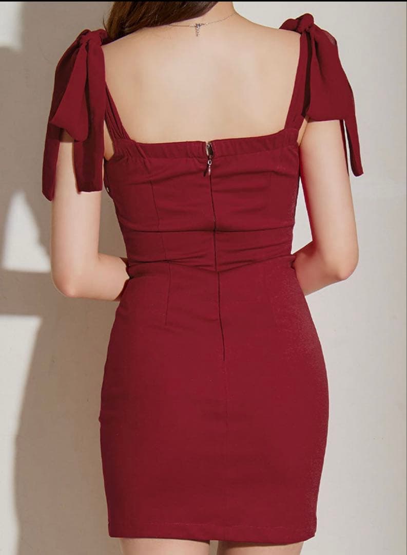 バーガンディ ビジューネック タイトドレス
