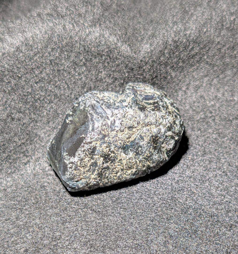 研磨品】十勝石玲瓏 北海道産レインボーオブシディアン 十勝石 玲瓏石