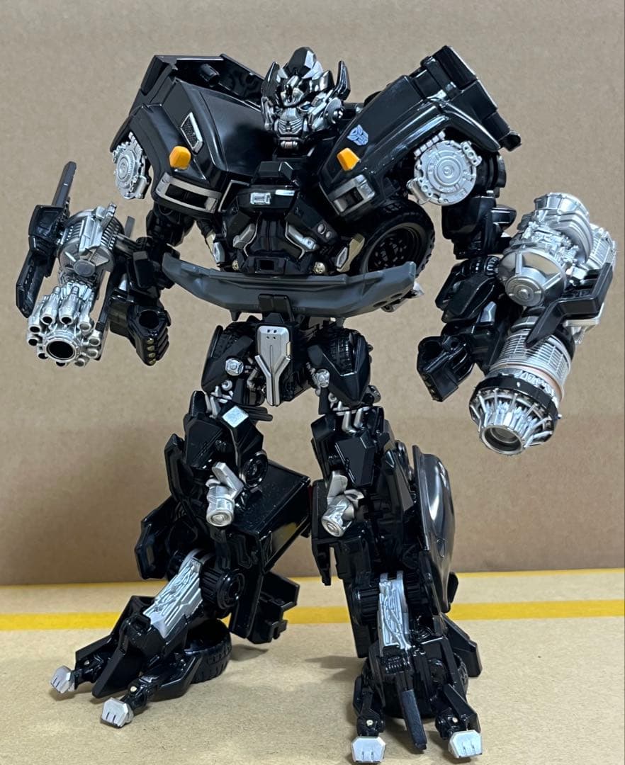 トランスフォーマー　スタジオシリーズ　SS-15 アイアンハイド