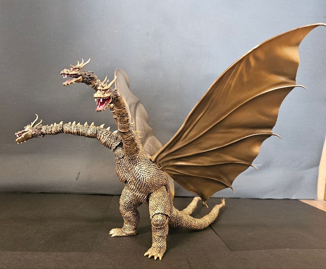 ゴジラ怪獣ソフビ　初代キングギドラ　リペイント完成品