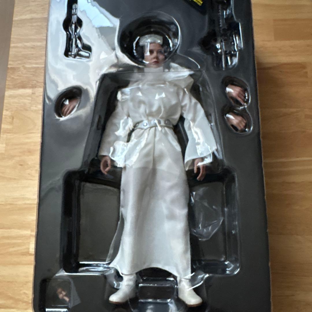 ホットトイズ 『スター・ウォーズ　エピソード４／新たなる希望』レイア