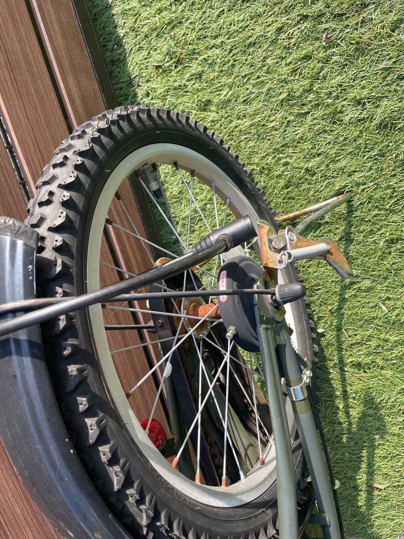 セール中☆Jeep 18インチ オリーブグリーン 引き取り限定 補助輪付き