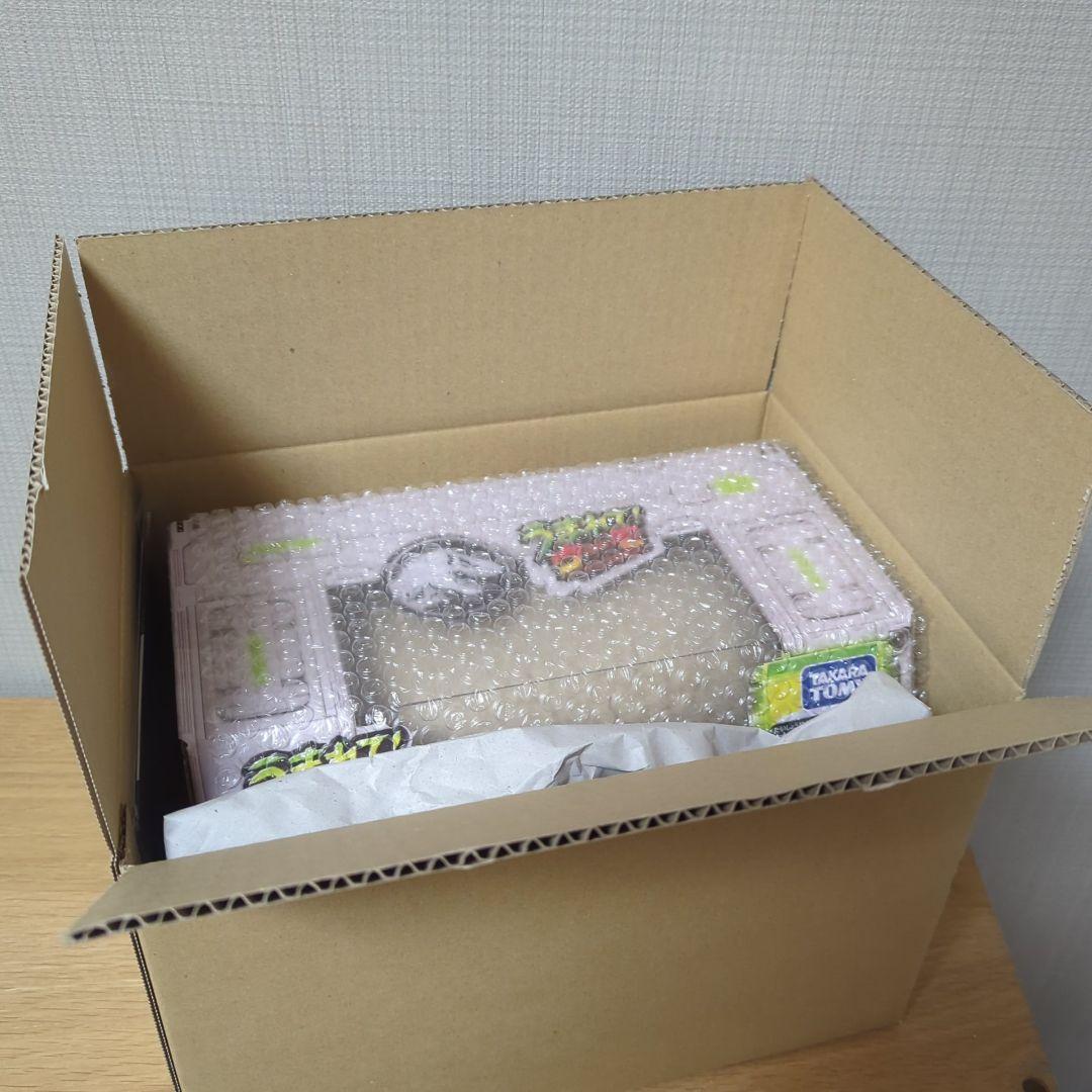 即日発送★うまれて! ウーモ ジュラシック・ワールド T-レックスエッグ