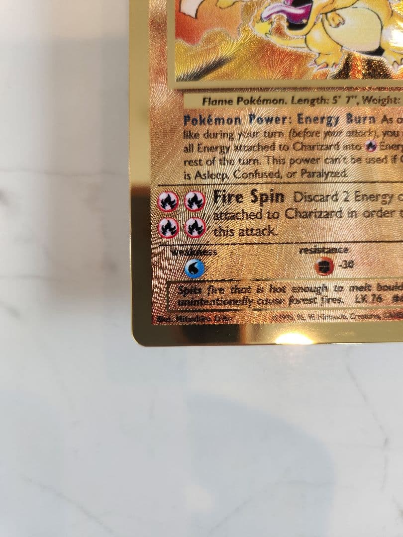 《希少》リザードン　25th メタルカード　ウルトラプレミアムコレクション 公式