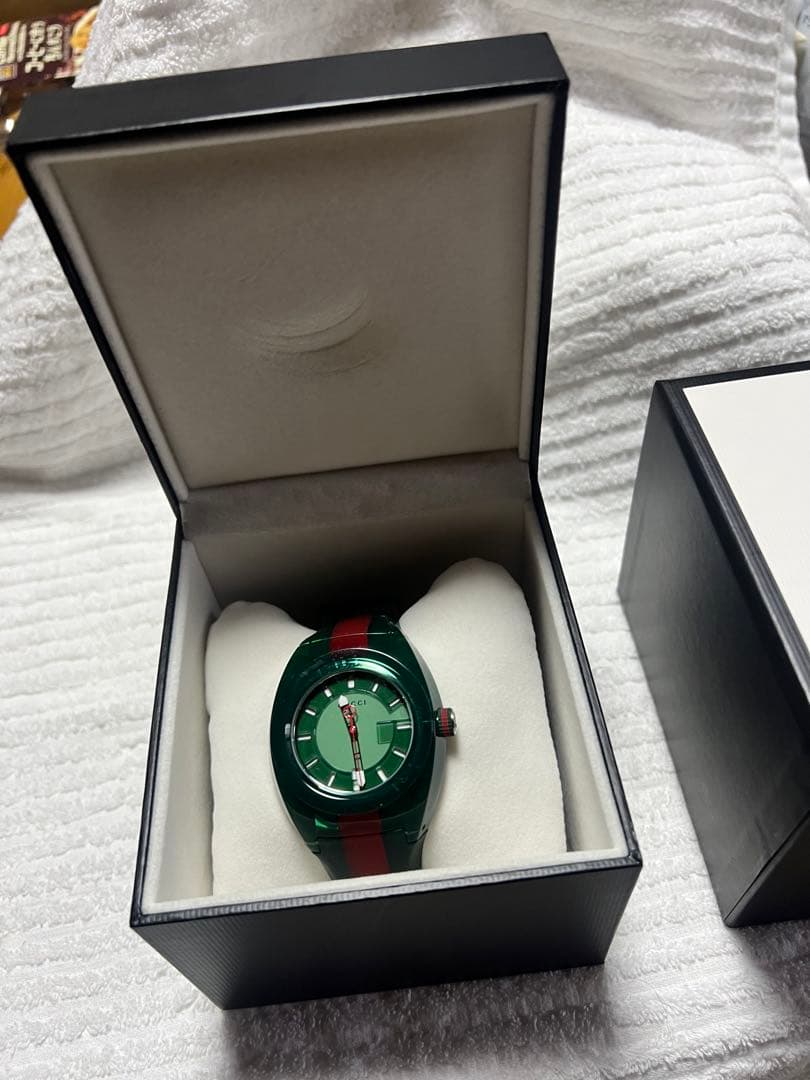 今だけ値下げGUCCI グリーン/レッド ラバーベルト時計ユニセックス