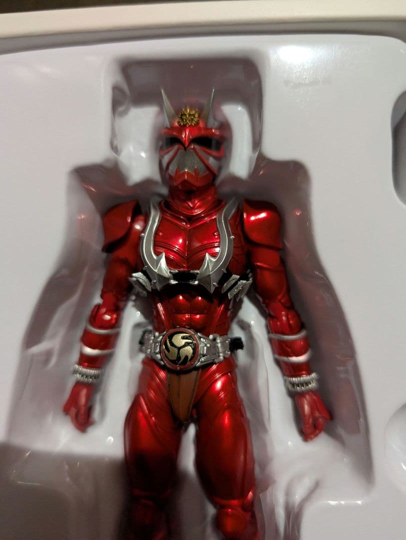 S.Hフィギュアーツ 真骨彫製法　仮面ライダー響鬼紅