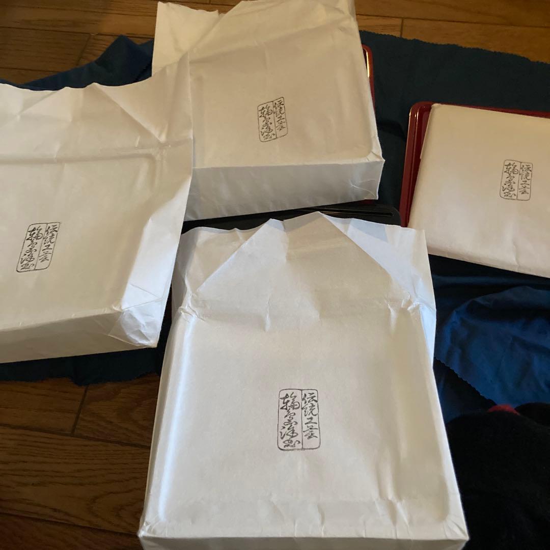 輪島塗　朱塗り三段重　天然木　未使用　お正月