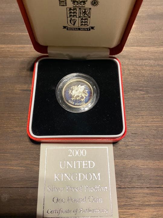 イギリス 1ポンド ピエフォー 2000年 ドラゴン
