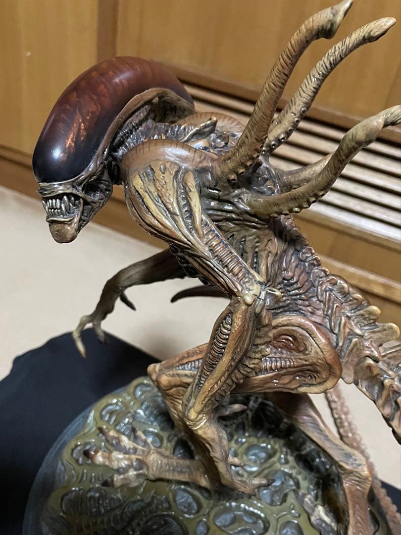 カ*シ様 【美品/元箱なし】SIDESHOW製 エイリアン4版ゼノモーフ スタチ