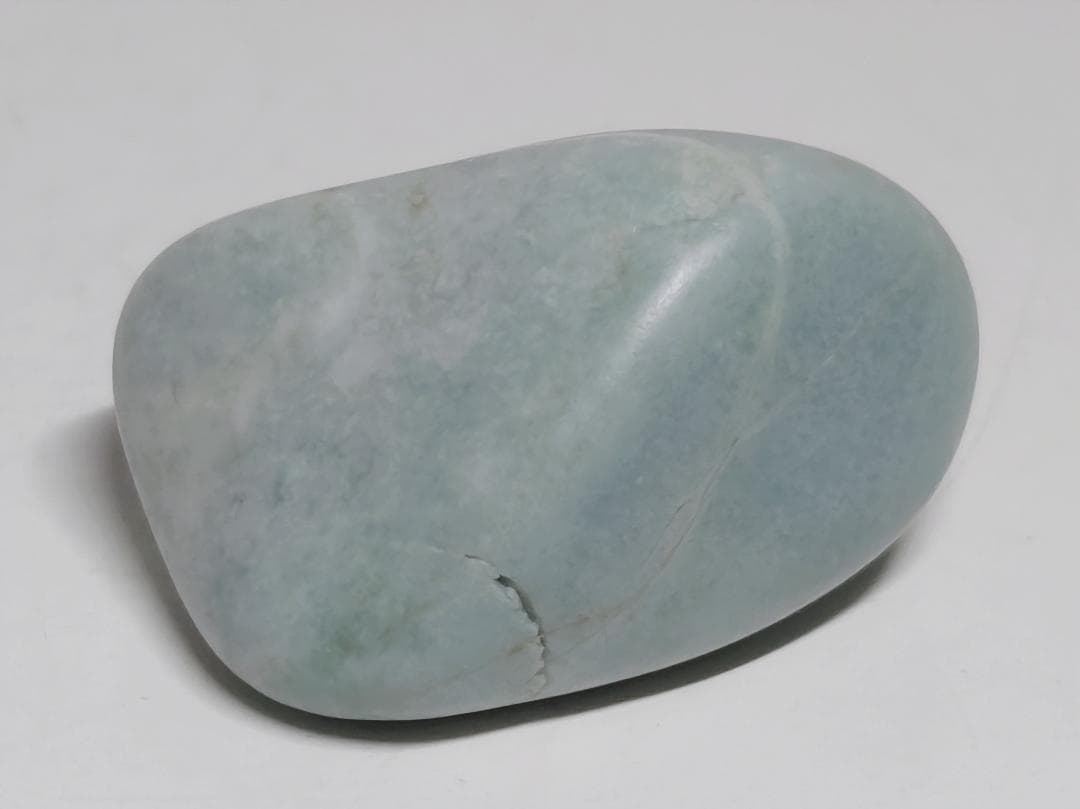 糸魚川53 翡翠 48g ヒスイ 原石 鑑賞石 自然石 誕生石 鉱物 鉱石 水石