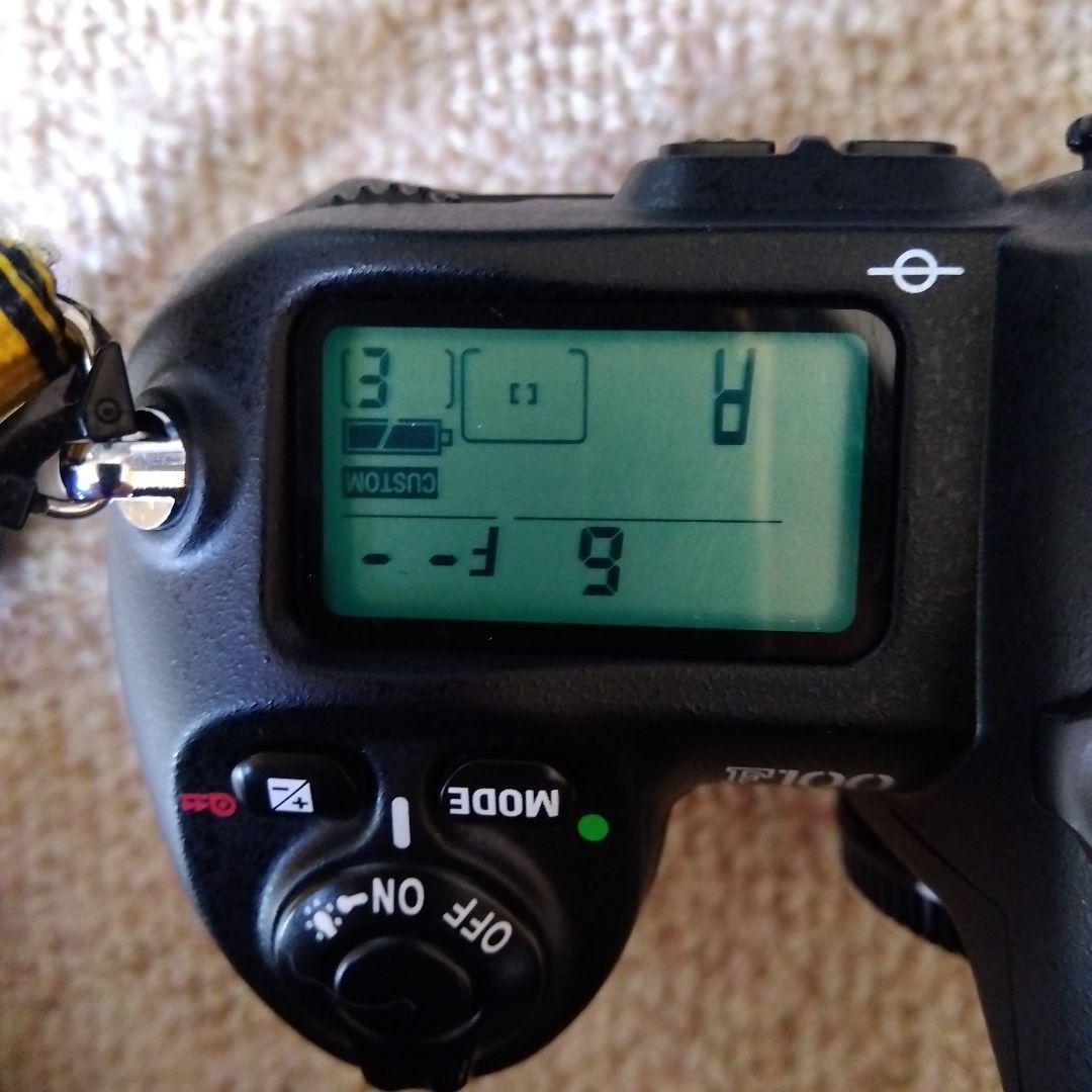 Nikon F100 一眼レフカメラ ＋MB15＋SB28