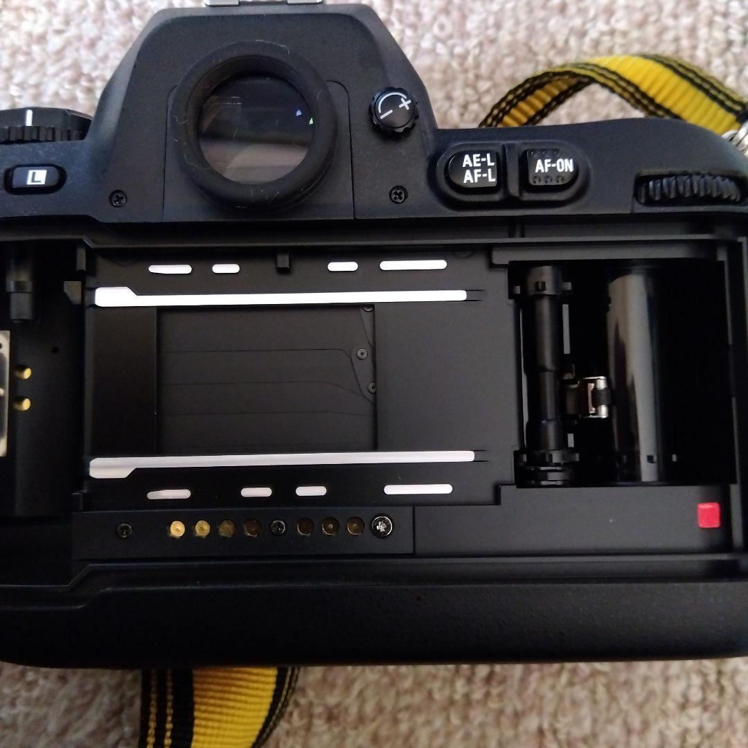 Nikon F100 一眼レフカメラ ＋MB15＋SB28