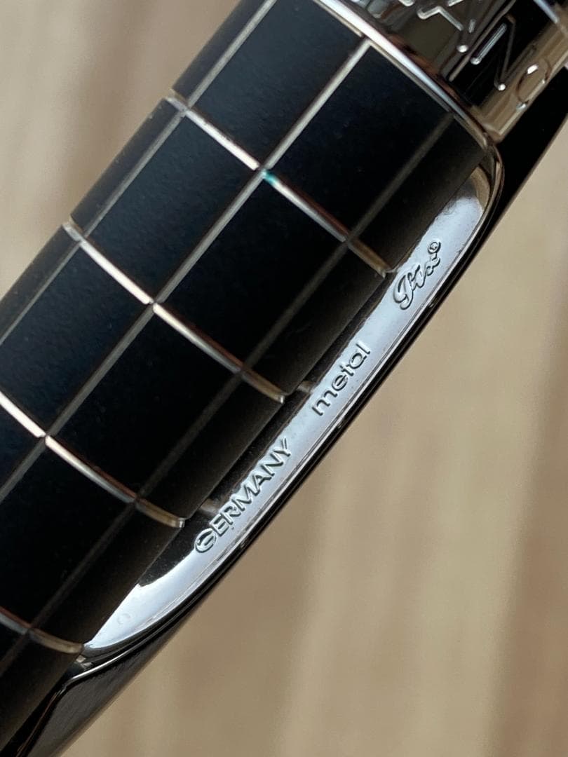 美品 モンブラン スターウォーカー メタルラバー ブラックXプラチナ　ボールペン