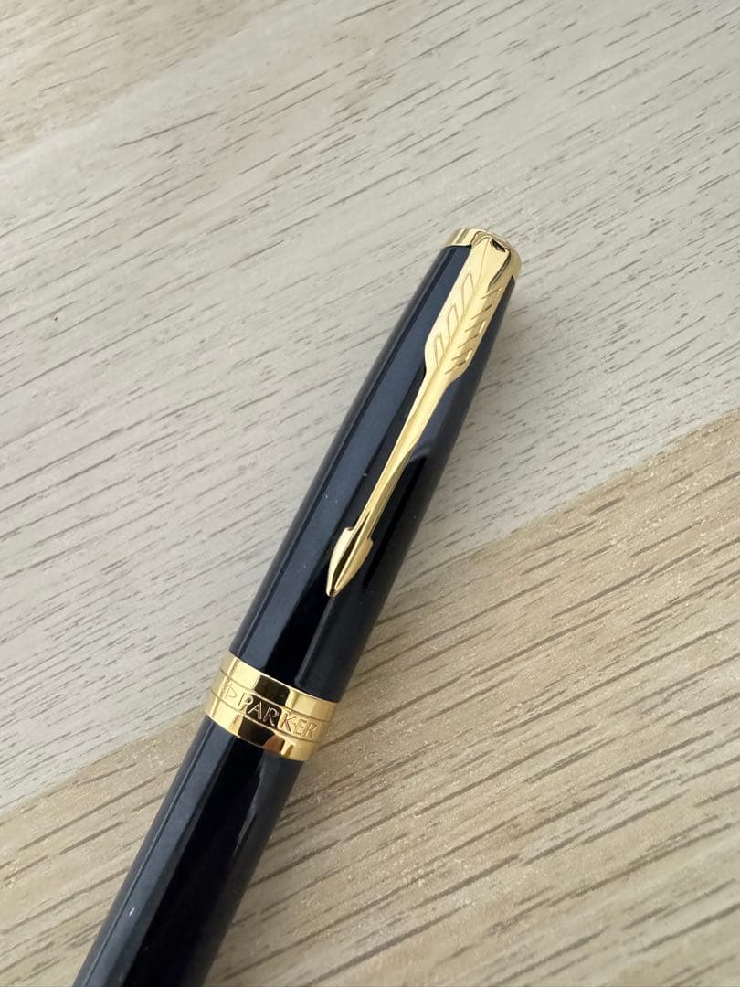 最終値下げ！！Parker 万年筆 黒色 ゴールド装飾18k インク5本セット