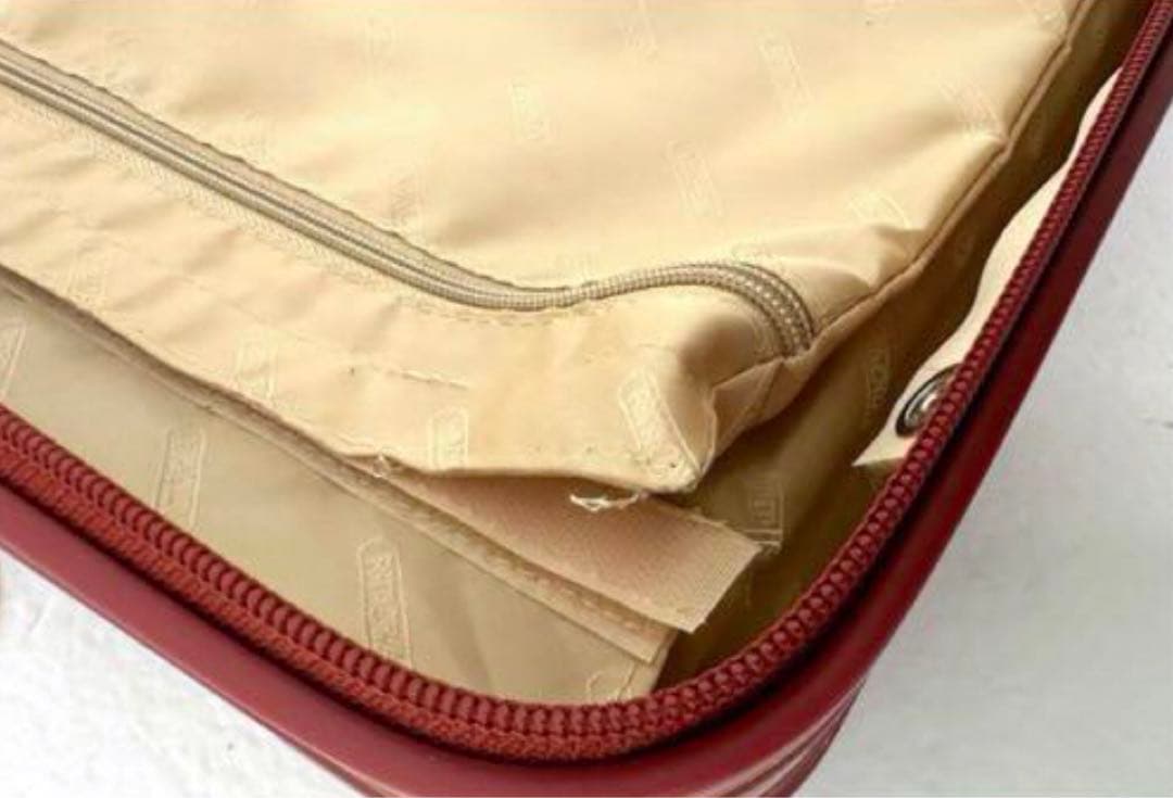 RIMOWA ベージュブリーフ無 機内持ち込み