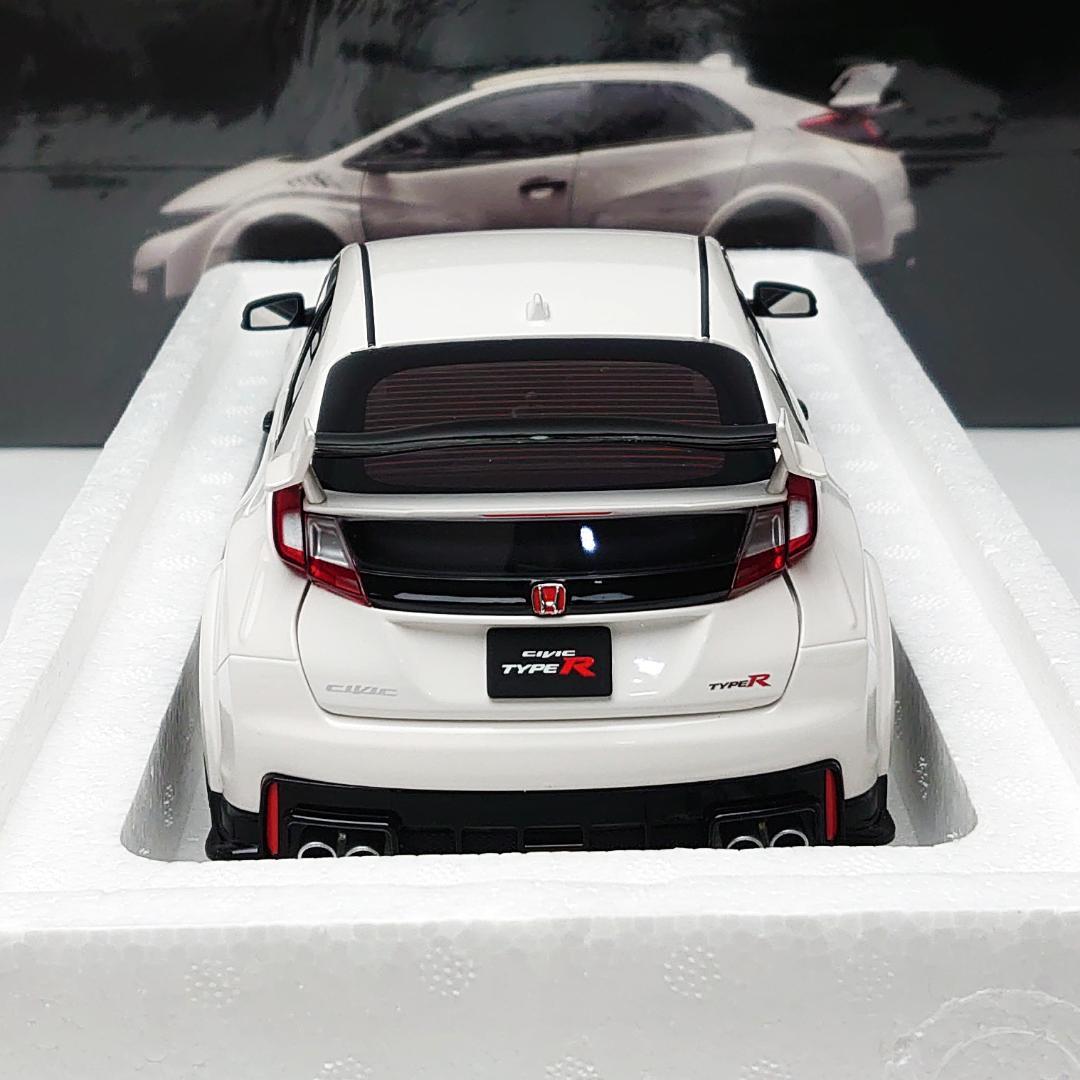 《未使用》1/18　EBBRO　ホンダ　シビック　タイプ　R　2015　白　模型