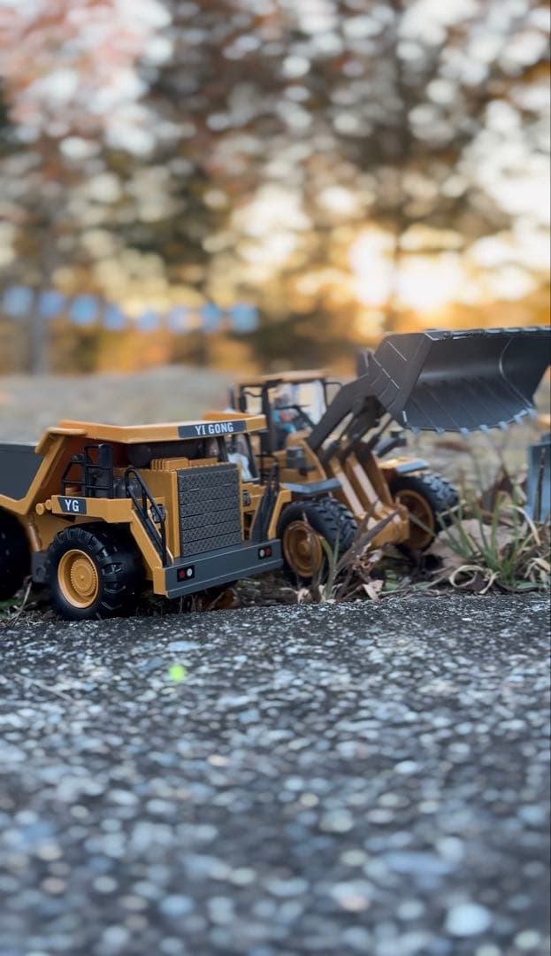 【Akeleo】 働く車、ラジコンカー、砂遊び、LEDライト、子供向け