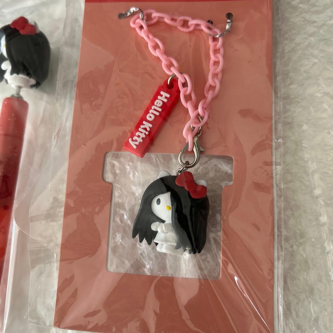 キティ　貞子マスコットチャーム　ボールペン　ストラップ　キーホルダー　限定