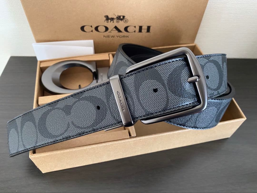 SALE♪コーチ　新品　リバーシブル　シグネチャー　ベルトセット