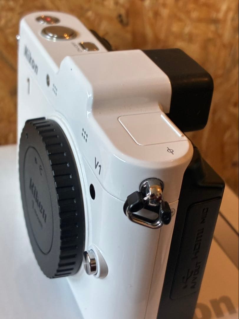 美品 希少 Nikon 1 V1 10mm F2 8レンズ 元箱 備品完備 モダンな