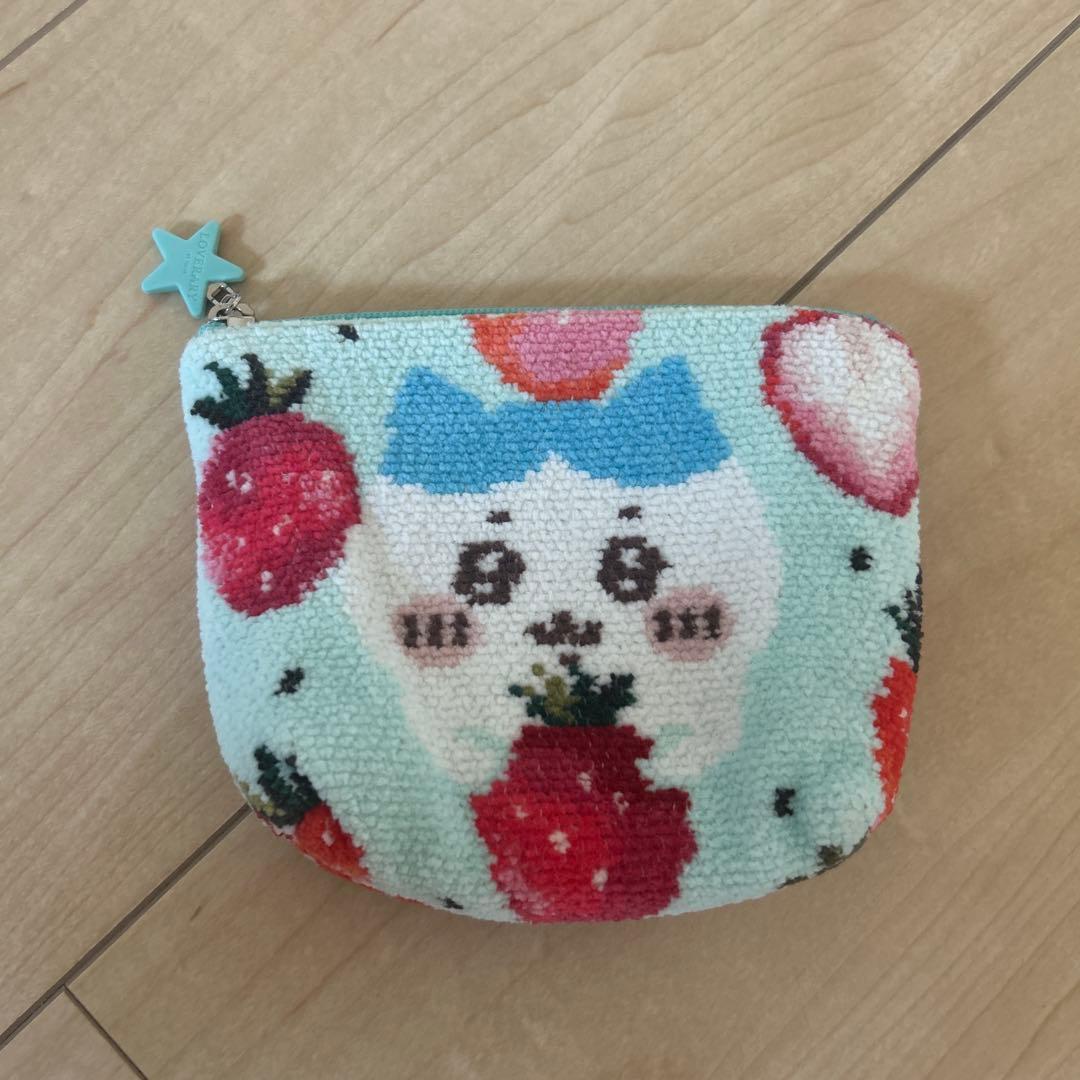 新品 フェイラー ちいかわ ハチワレ ストロベリードット ポーチ（小）