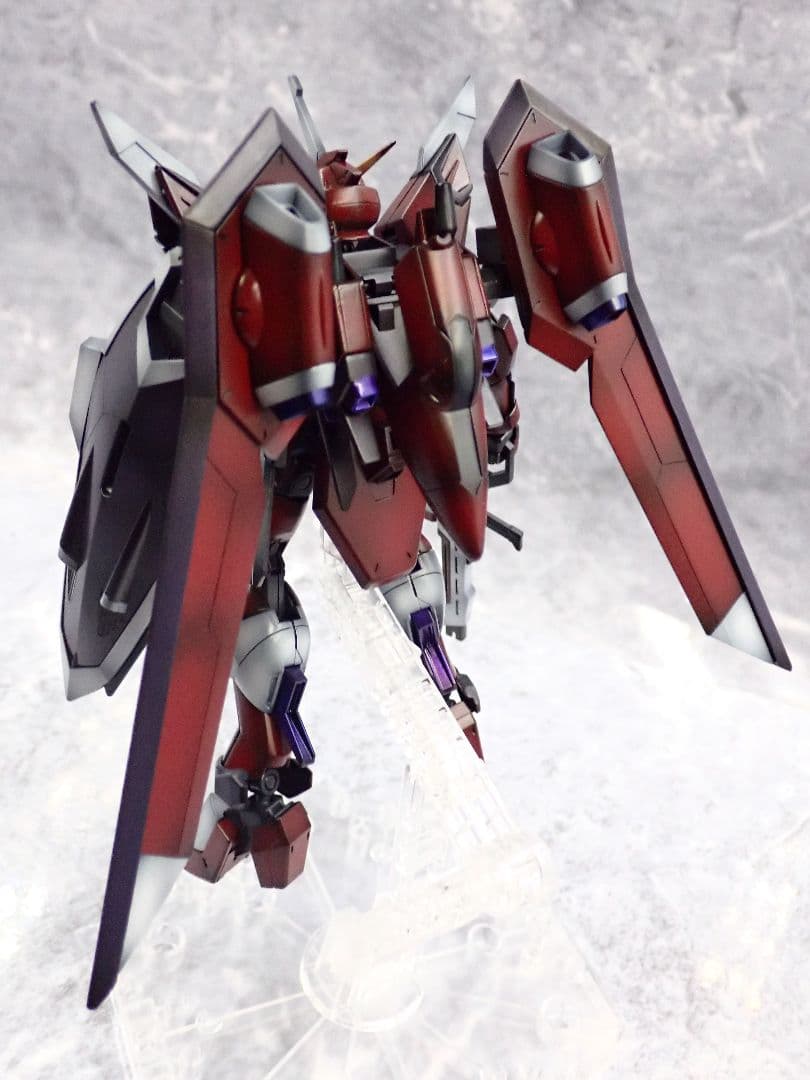 HGデスティニーガンダム、イモータルジャスティスガンダム 全塗装 ガンプラ完成品