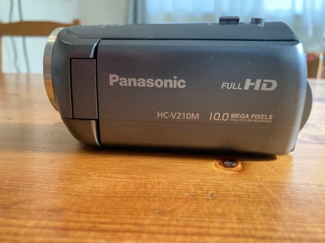 【美品】Panasonic HC-V210M ビデオカメラ