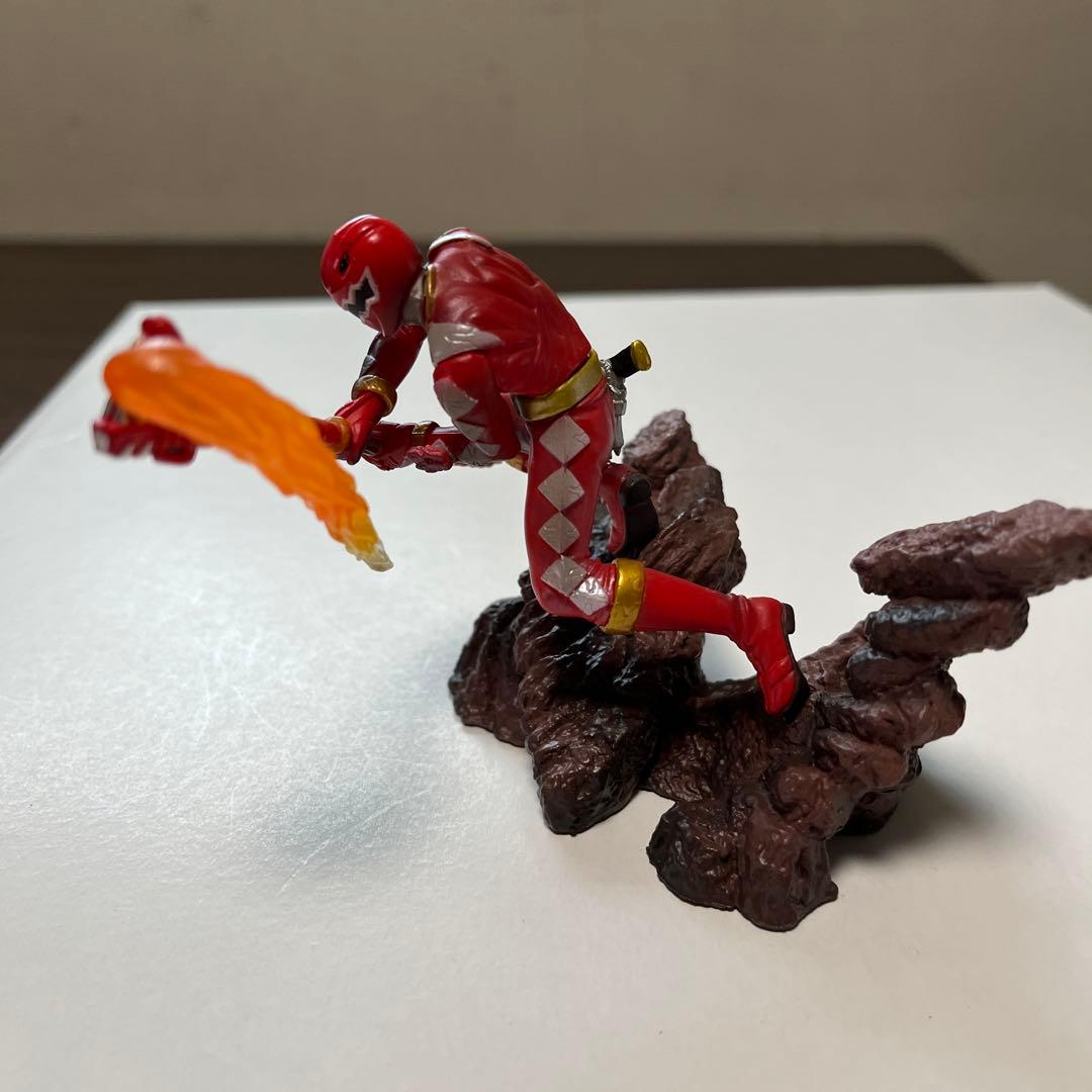 黒十字軍ポーチと戦隊ヒーロー ジオラマフィギュア セット - メルカリ