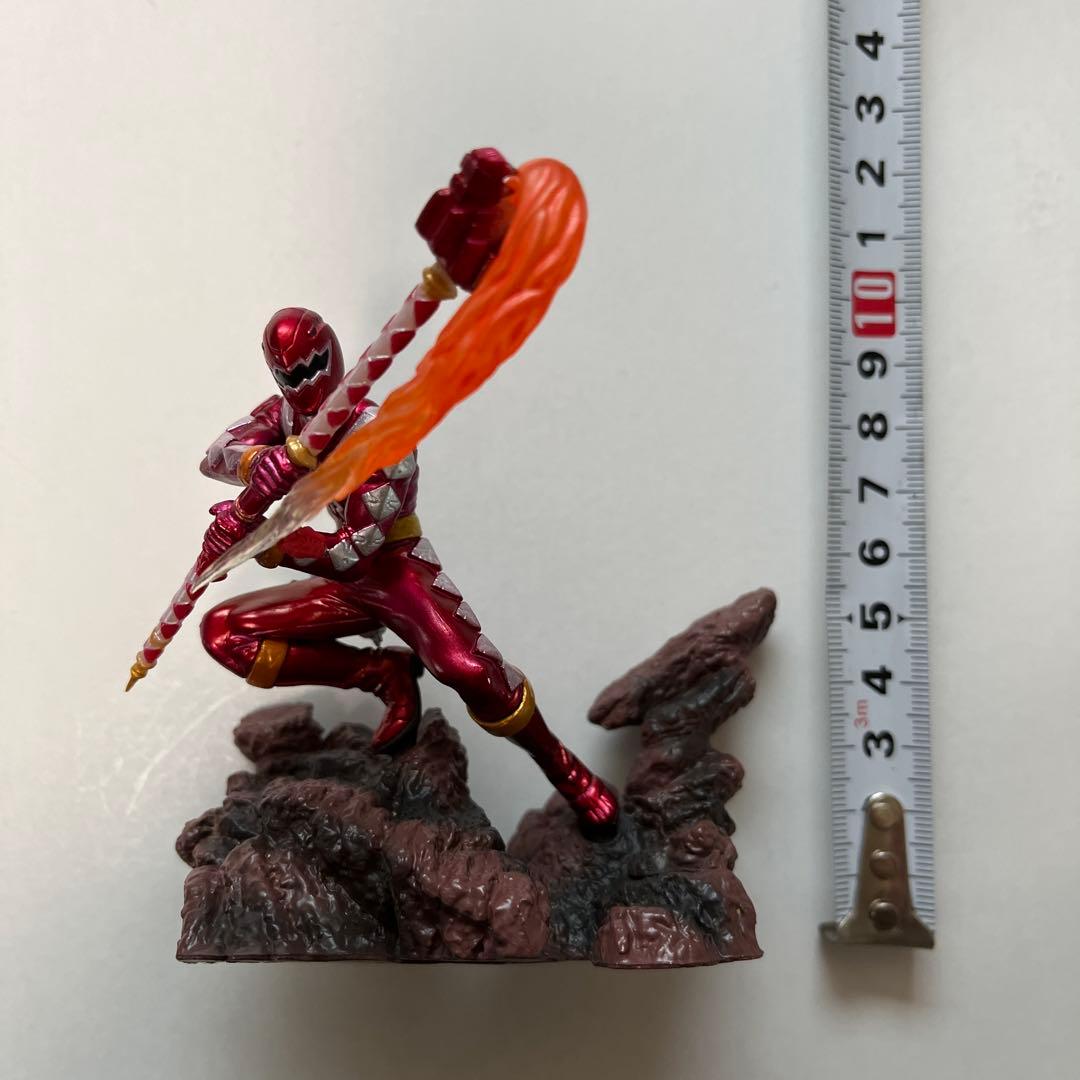 黒十字軍ポーチと戦隊ヒーロー ジオラマフィギュア セット - メルカリ