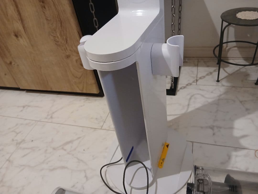 マ*ー様 Dyson V10 Absolute Pro 本体＋付属多数 スタンド