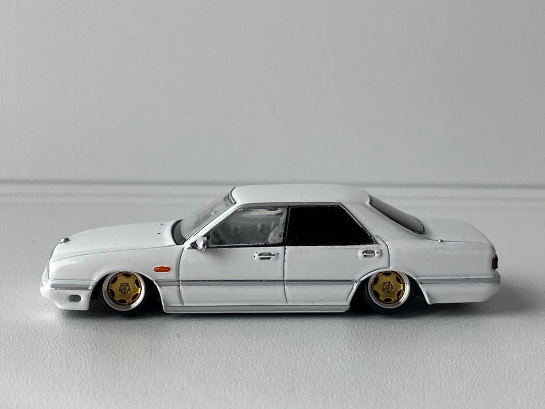 1/64 ミニカー　日産　シーマ　改造