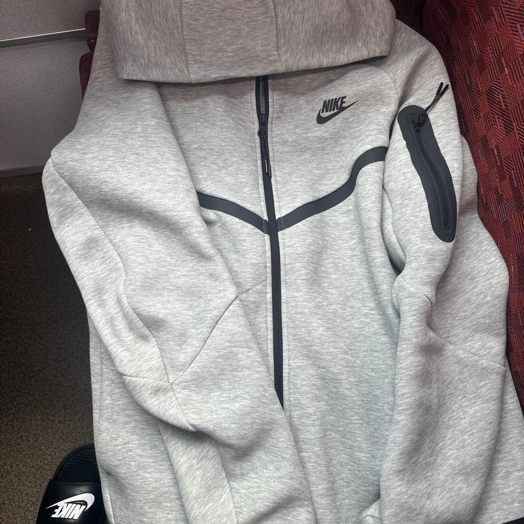 ナイキ テックフリース 上