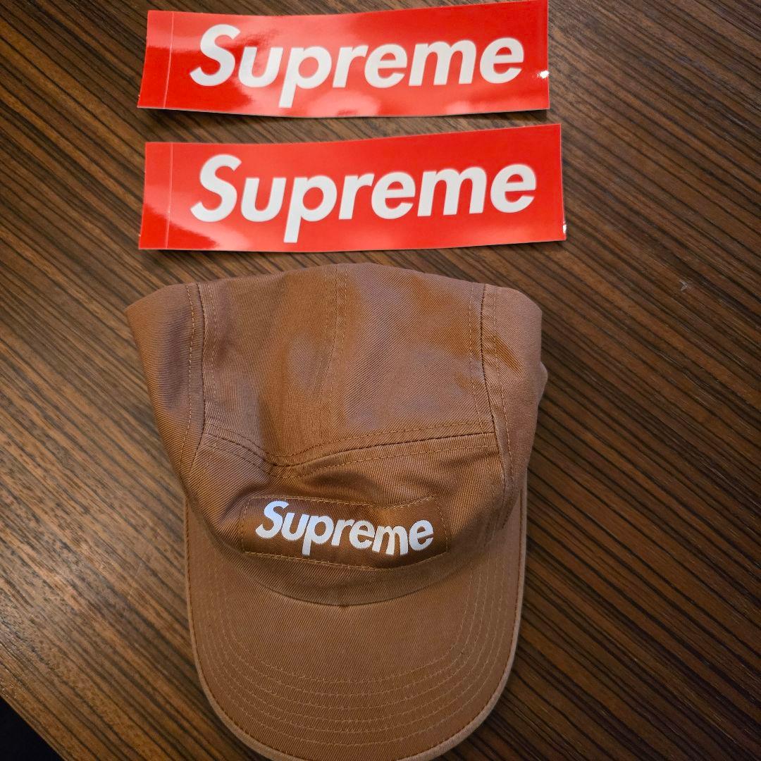 Supreme ブラウンキャップ ステッカー付き - メルカリ