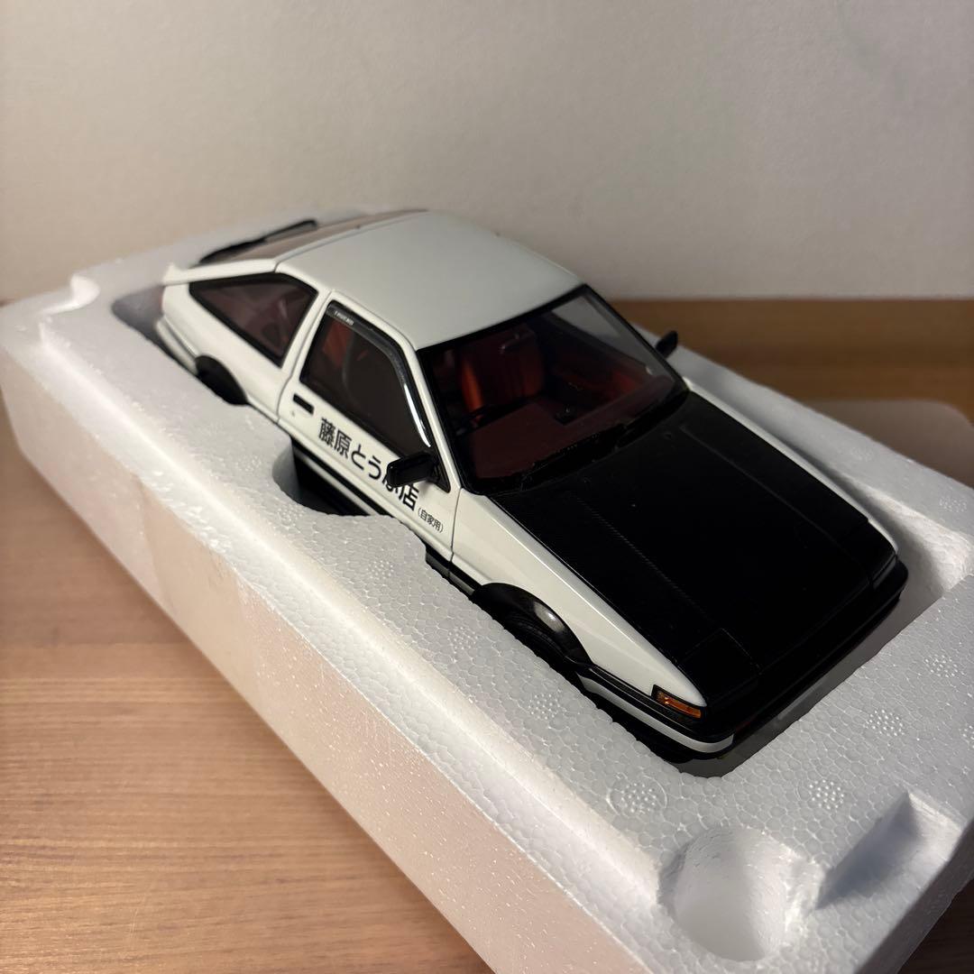 オートアート　頭文字D トヨタ スプリンター トレノ AE86 1/18