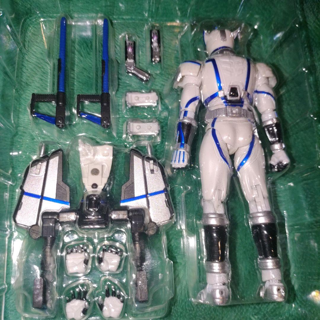 S.H.Figuarts 仮面ライダーサイガ 輸送箱付き 仮面ライダーファイズ