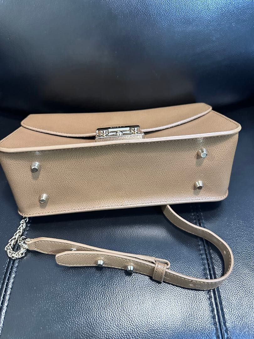 FURLA ベージュ ハンドバッグ　　値下げ不可！