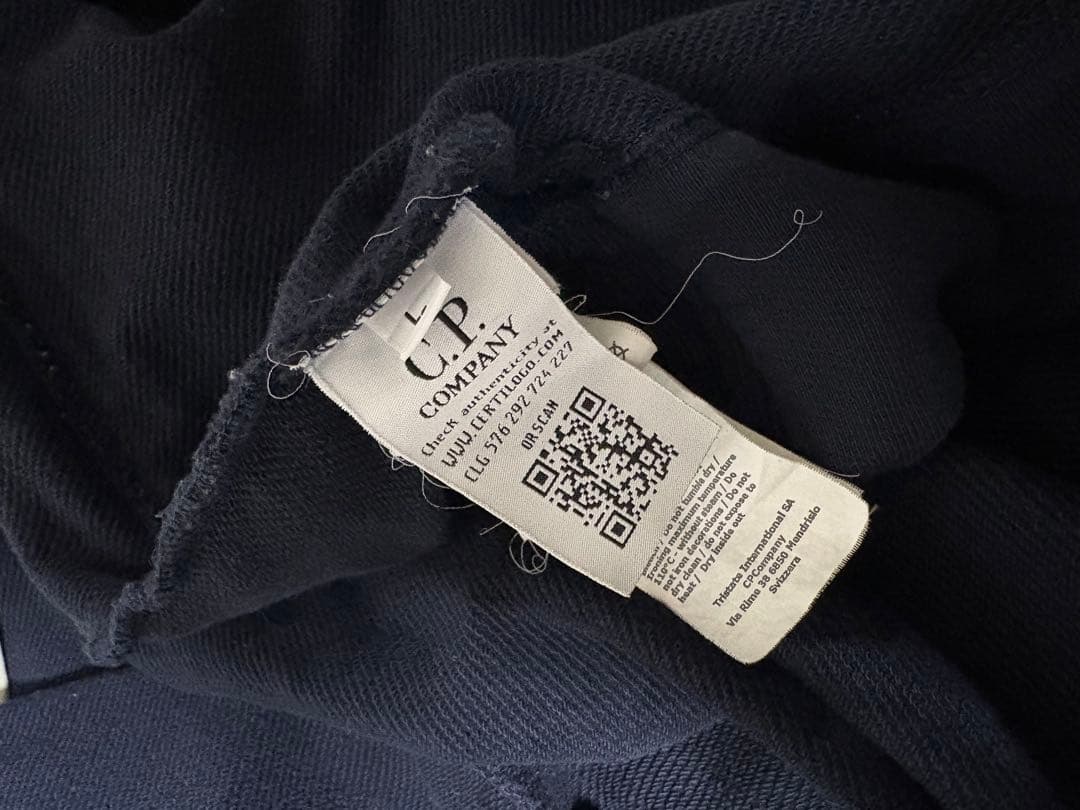 C.P. COMPANY ネイビー　ゴーグルジップパーカー