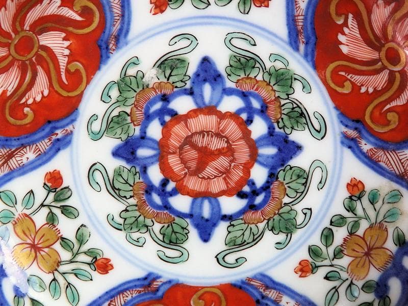 大聖寺伊万里 金襴手 花に菊花四方襷紋の図 4寸皿 3枚 B207-CHc