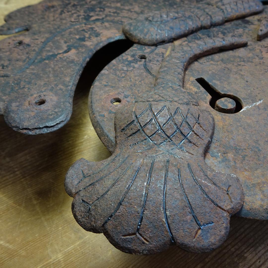 錆び鉄　古鉄　蔵 金具　アンティーク　金物　土蔵の蔵戸の金具
