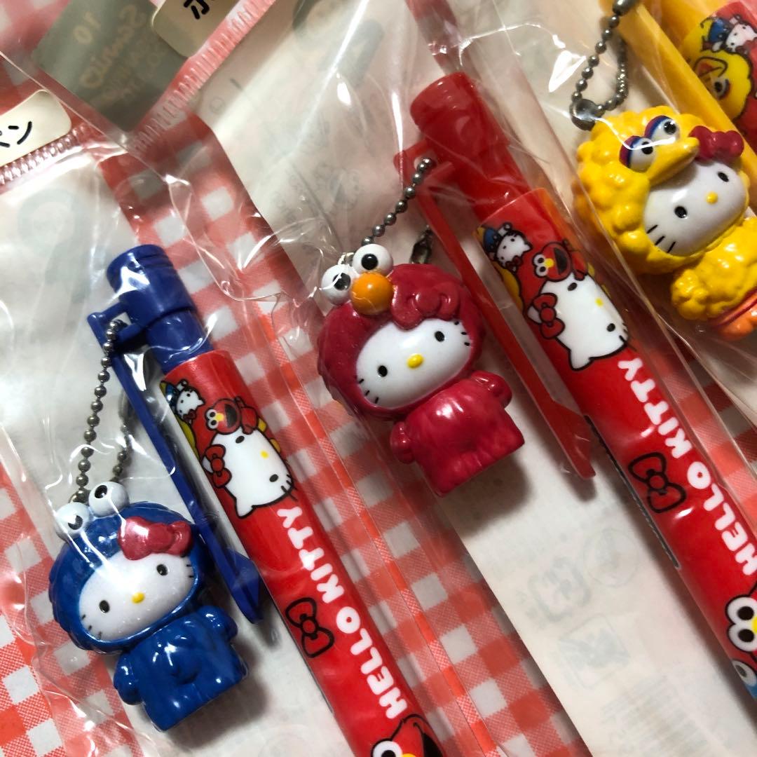 ハローキティちゃん　セサミストリート　コラボボールペンセット　2010年の品