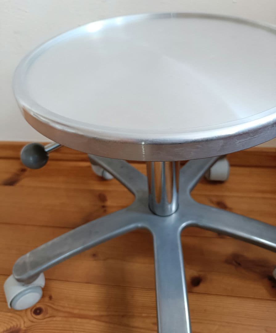 タカラベルモント　スツール　シルバー　椅子　Dスツール　回転イス　回転スツール