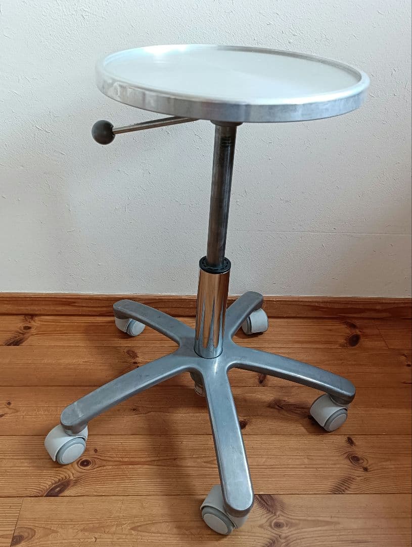 タカラベルモント　スツール　シルバー　椅子　Dスツール　回転イス　回転スツール