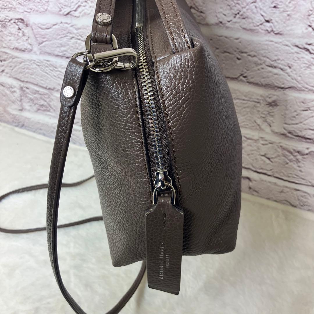 美品✨ジャンニキャリーニ アリファ M 2way シボ革 ショルダーバッグ