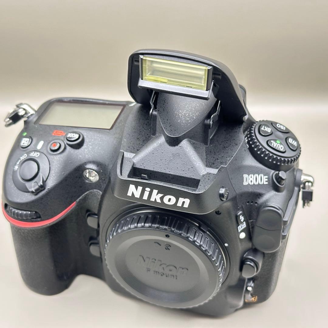 Nikon D800E ボディ ショット数5330枚